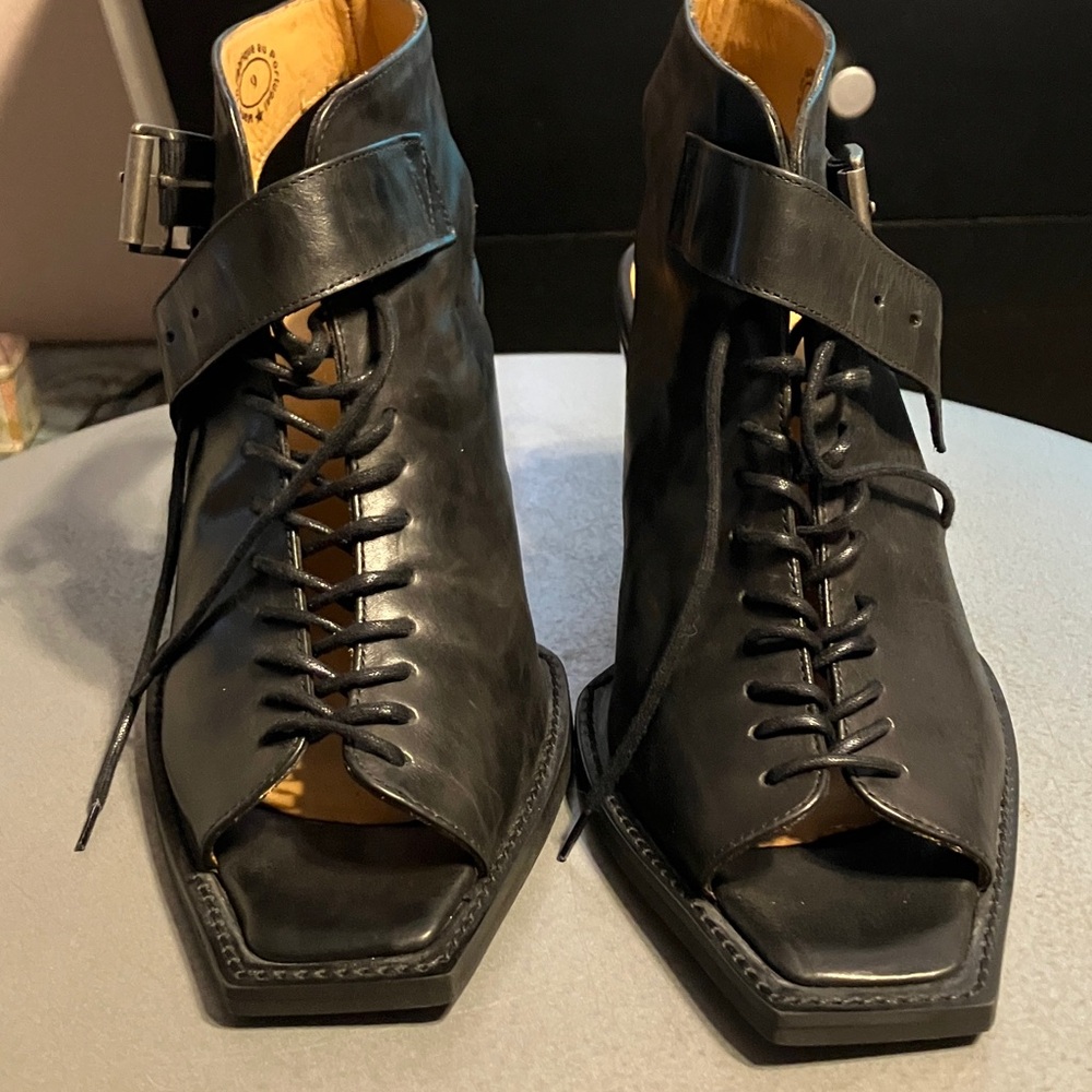 John Fluevog Rockafellah Olimpia Black - Picture 4 of 7
